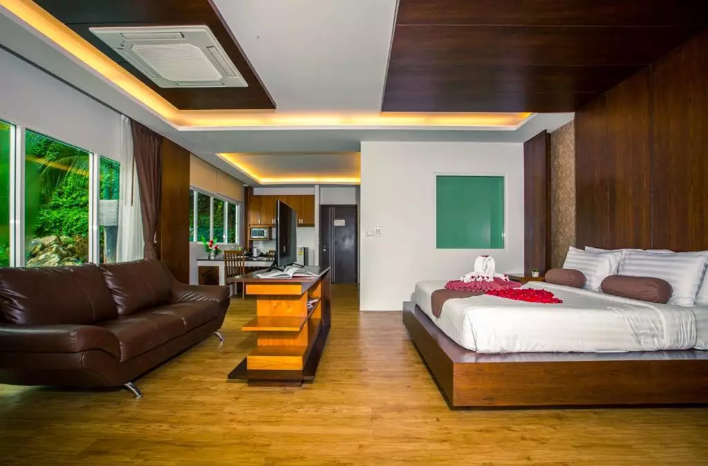 Phi Phi Cliff Beach Resort